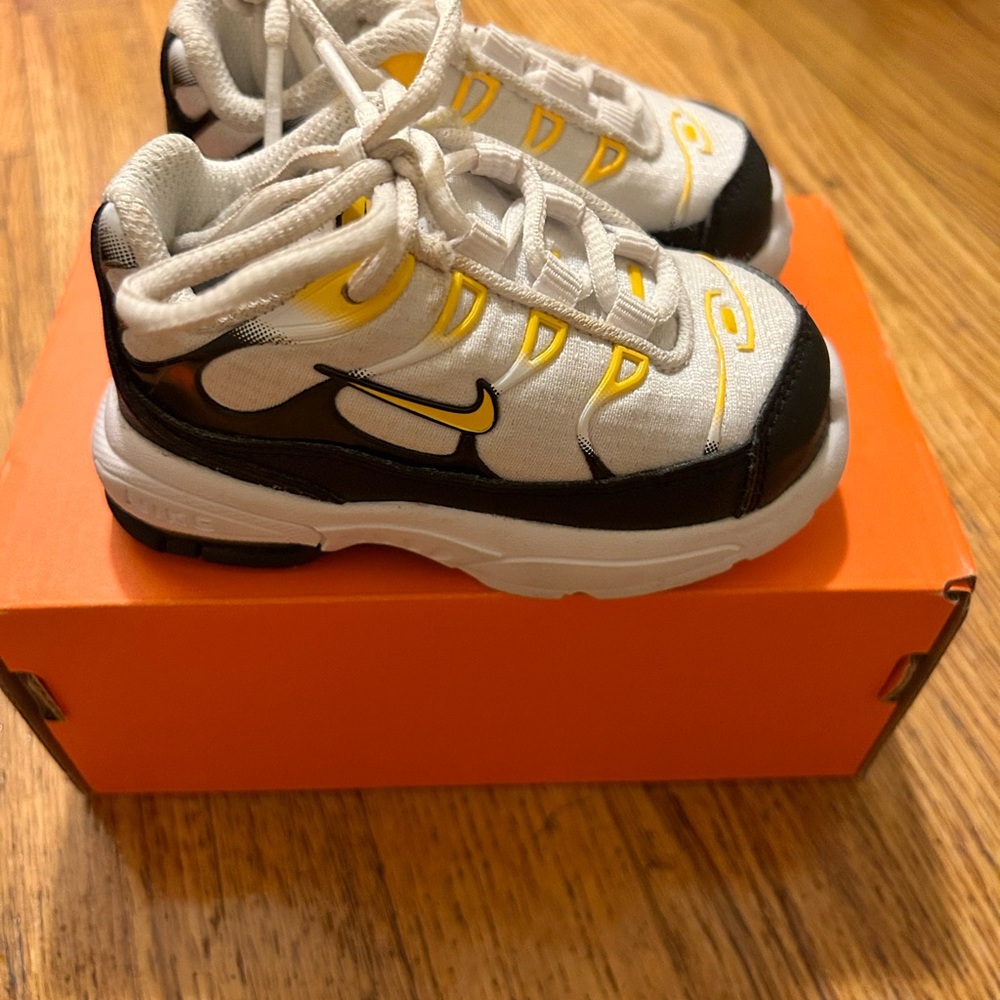 Nike Kids' Airmax Sneakers